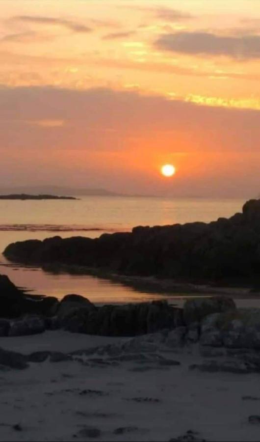 Drop Anchor House, Spacious 3 Bedroom Apartment, Fabulous Sea Views Cleggan エクステリア 写真