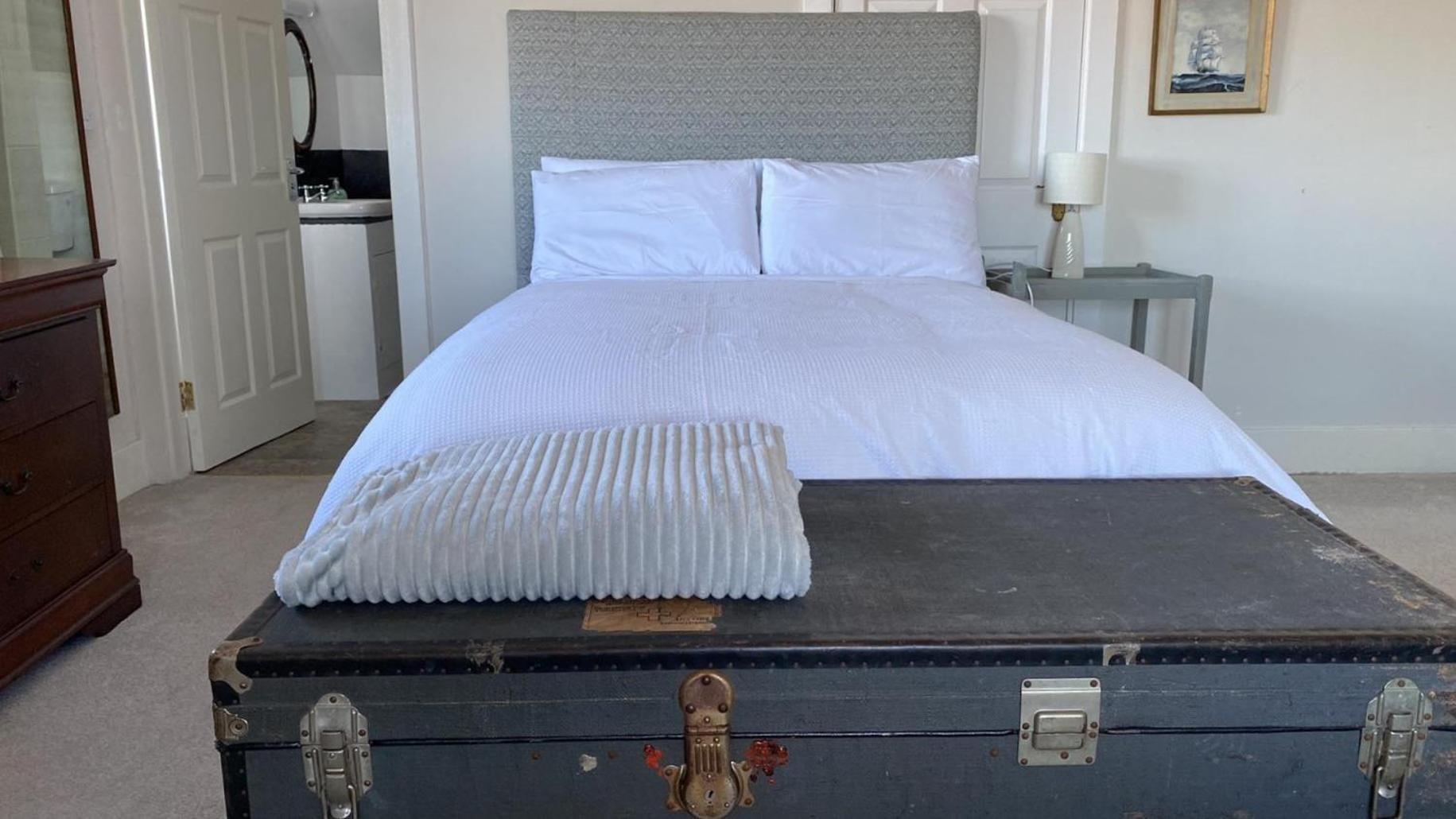 Drop Anchor House, Spacious 3 Bedroom Apartment, Fabulous Sea Views Cleggan エクステリア 写真